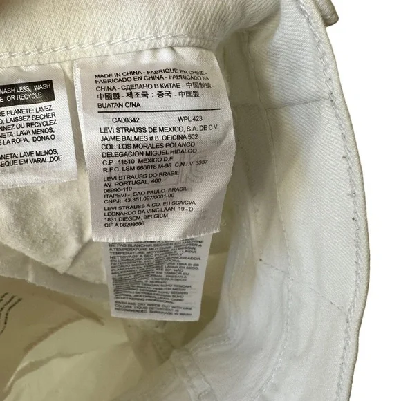 Levi's‎ Women's 551 White Classic Bermuda Denim Short Size: 30 - Picture 5 of 10
